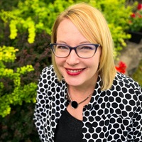 Amber Hinsley related author profile picture