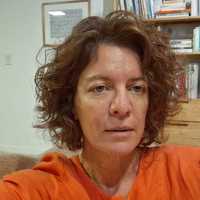 Lorena Vecslir related author profile picture