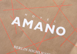 HOTEL AMANO
Corporate Design.
Vom Briefbogen über Broschüren, Beschilderung bis hin zur Barkarte wurde für das 2009 in Berlin Mitte eröffnete Hotel Amano ein Design entwickelt.
Dieses Projekt ist entstanden in Zusammenarbeit mit Marek Polewski //...