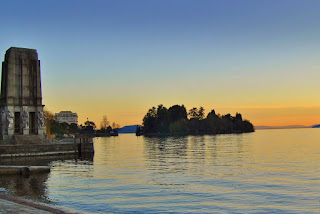 A picture taken from Verbania at sunset with the Cadorna Mausoleum in the foreground and Isolina di San Giovanni A picture taken from Verbania at sunset with the Cadorna Mausoleum in the foreground and Isolina di San Giovanni