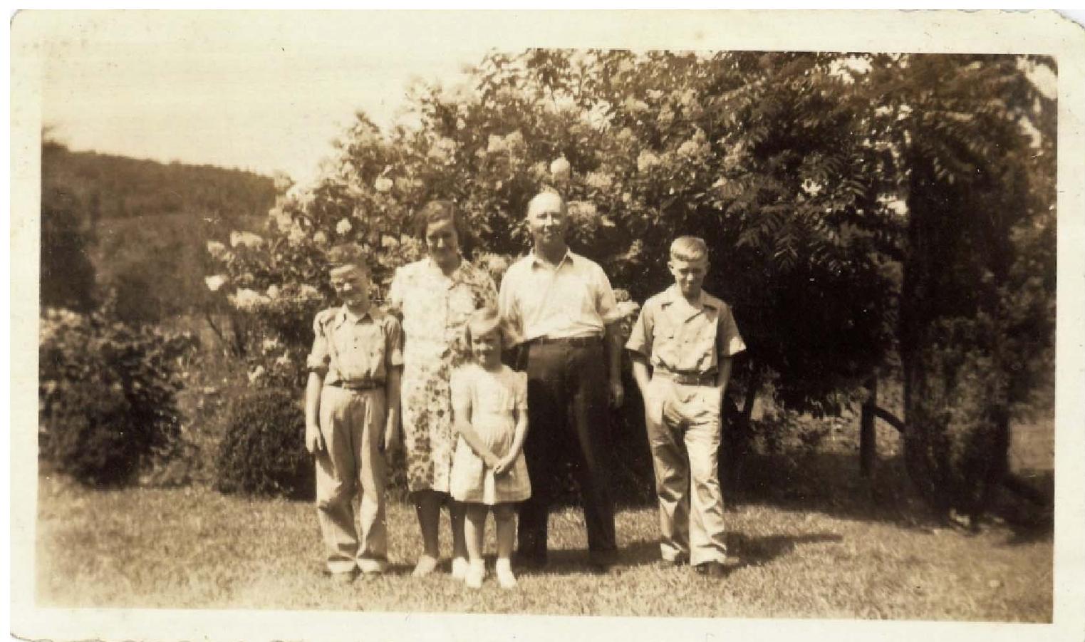 Fig. 1. Brittain family, Mills River, NC, USA, c. 1945: Jere, Velma, JoAn, Randall, and James. Courtesy Jo Ann and Jere Brittain. 