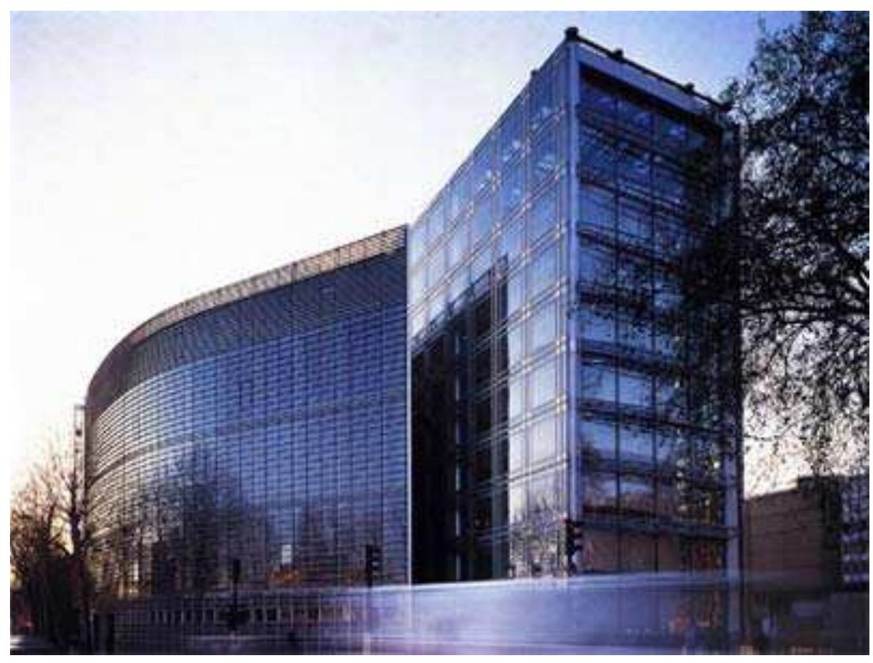 Figure 33: An external view for Institut du Monde Arabe (WikiArquitectura, 2010).  3.1.1. Institut du Monde Arabe: 