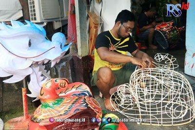 Jelang Imlek, Permintaan Barongsai Naik